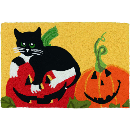 Picture of Green Eyed Cat on Pumpkin Jellybean® Rug